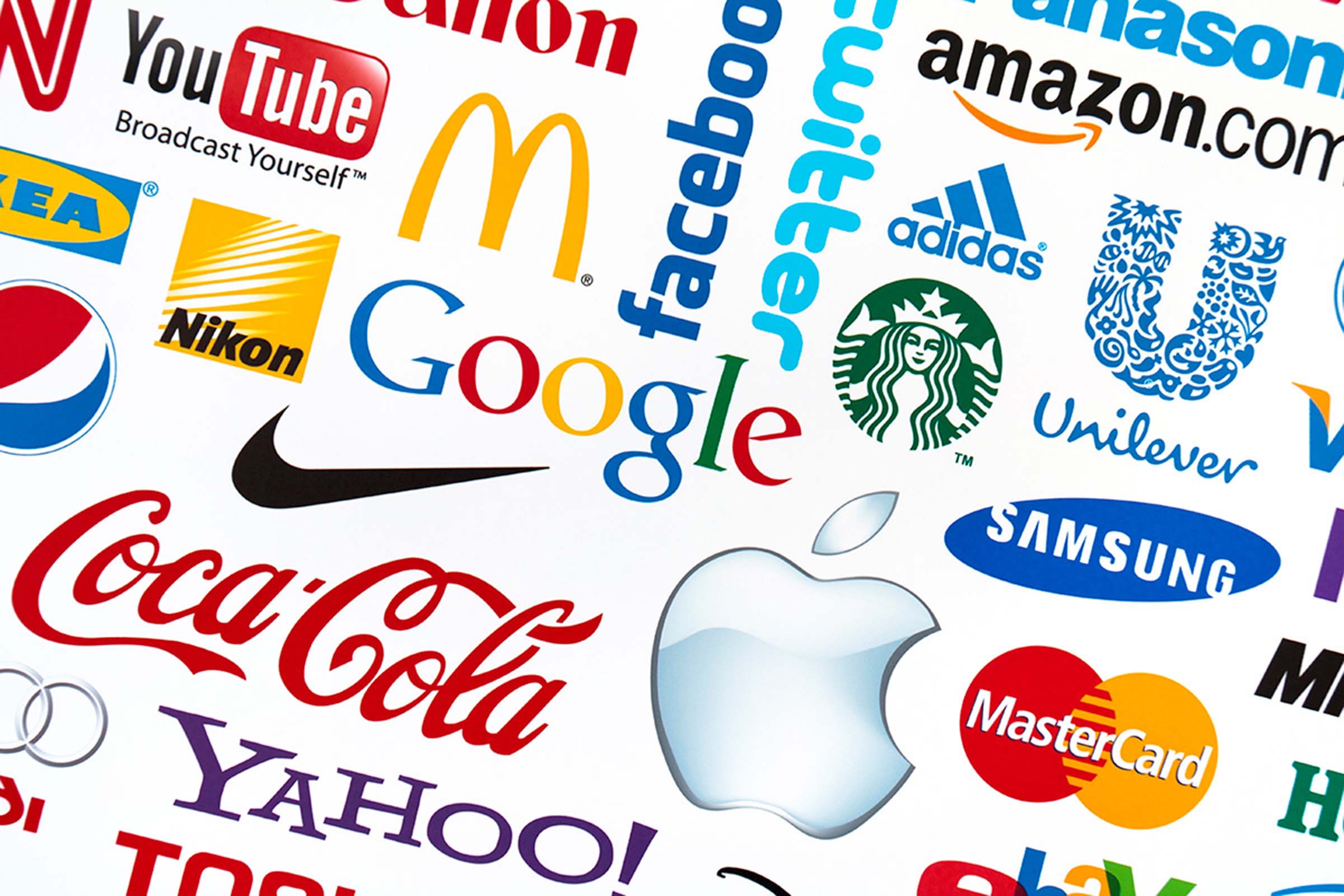 Guia de marca com cores tipografia logotipo e aplicações